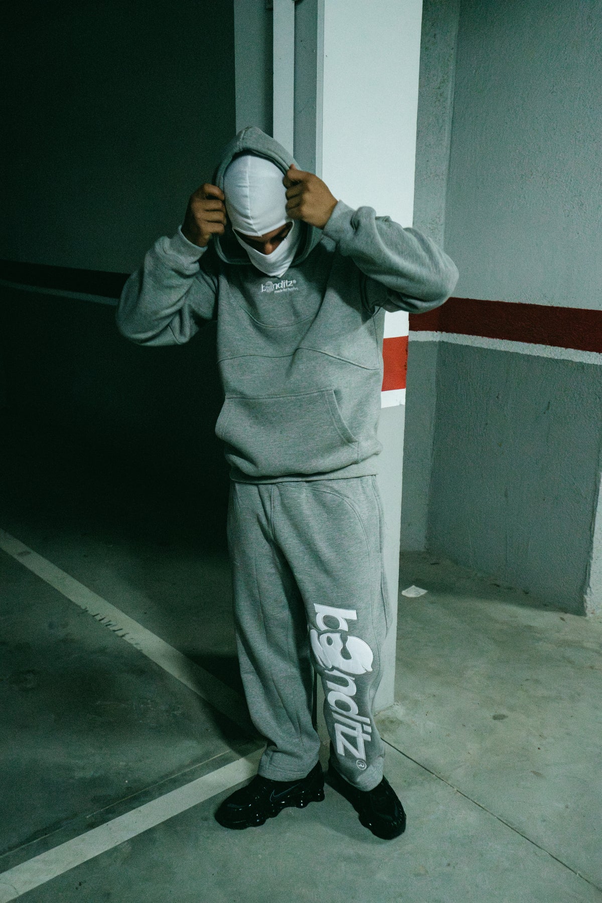 BANDITZ ® GREY SWEATSUIT