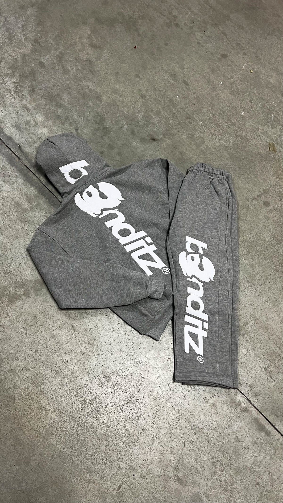 BANDITZ ® GREY SWEATSUIT